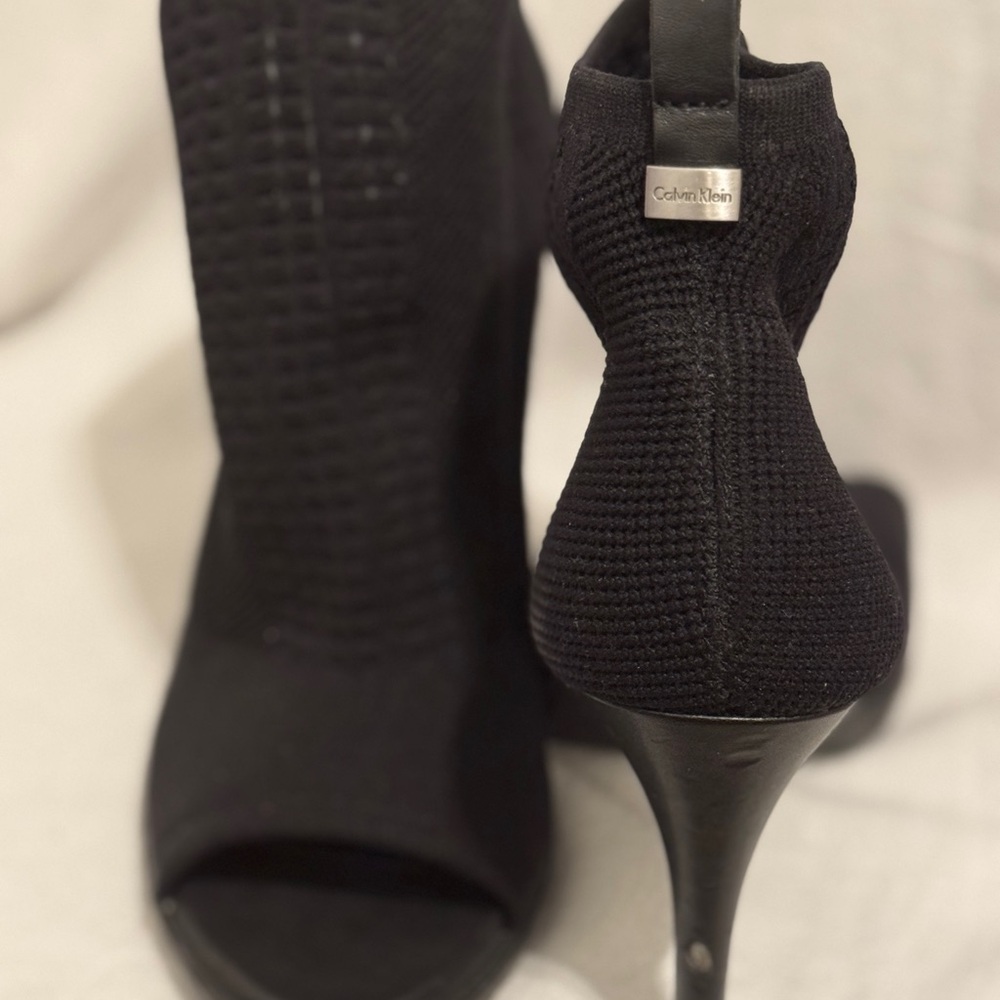 pre-owned: Calvin Klein Women's Black Heeled Shoes (#20)